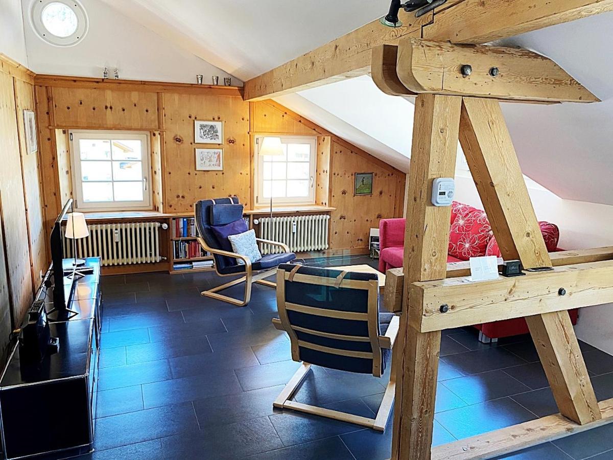 Alpenstil - 60M2 Dachstockwohnung Mit Garage - Bm186 Pontresina Extérieur photo