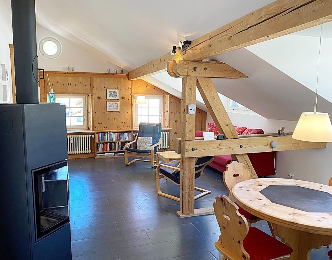 Alpenstil - 60M2 Dachstockwohnung Mit Garage - Bm186 Pontresina Extérieur photo