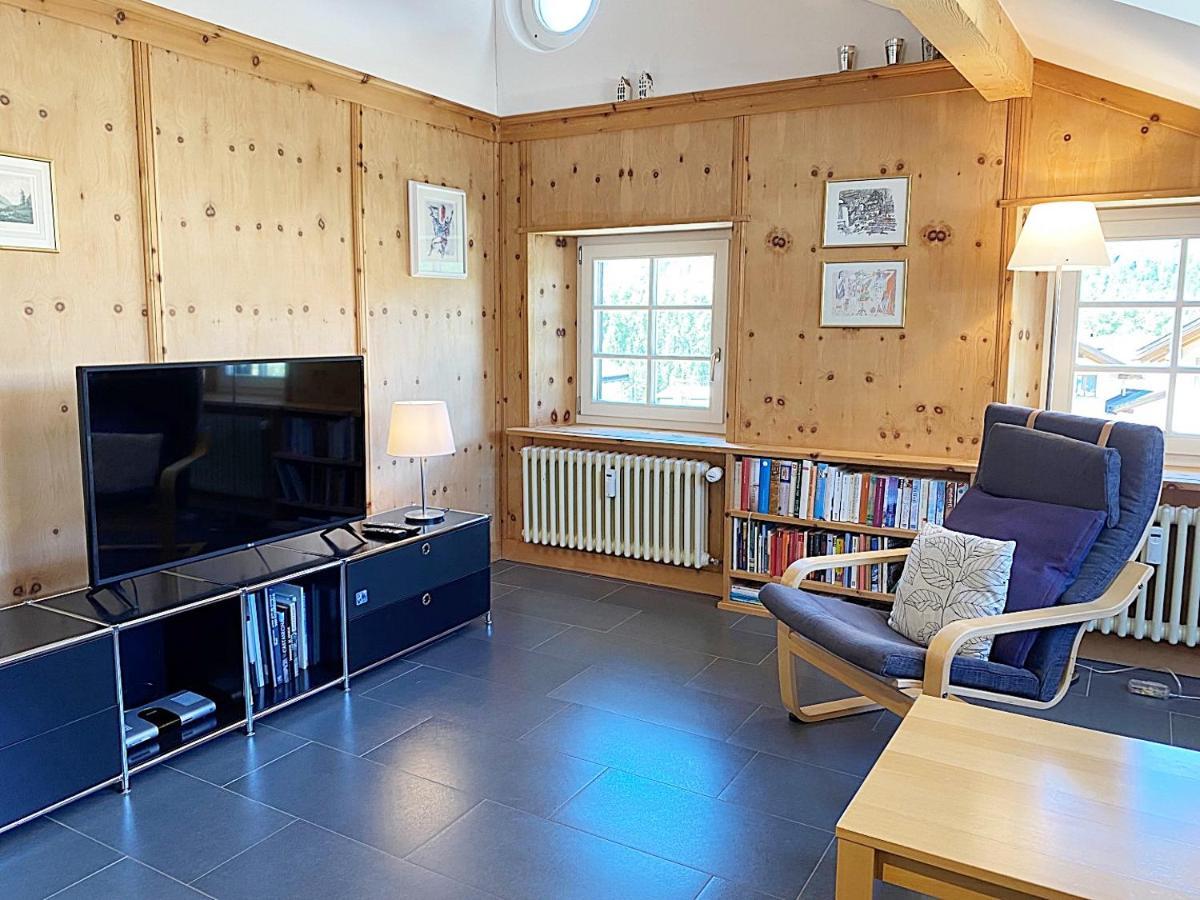 Alpenstil - 60M2 Dachstockwohnung Mit Garage - Bm186 Pontresina Extérieur photo